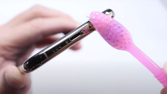 clean iphone microphone